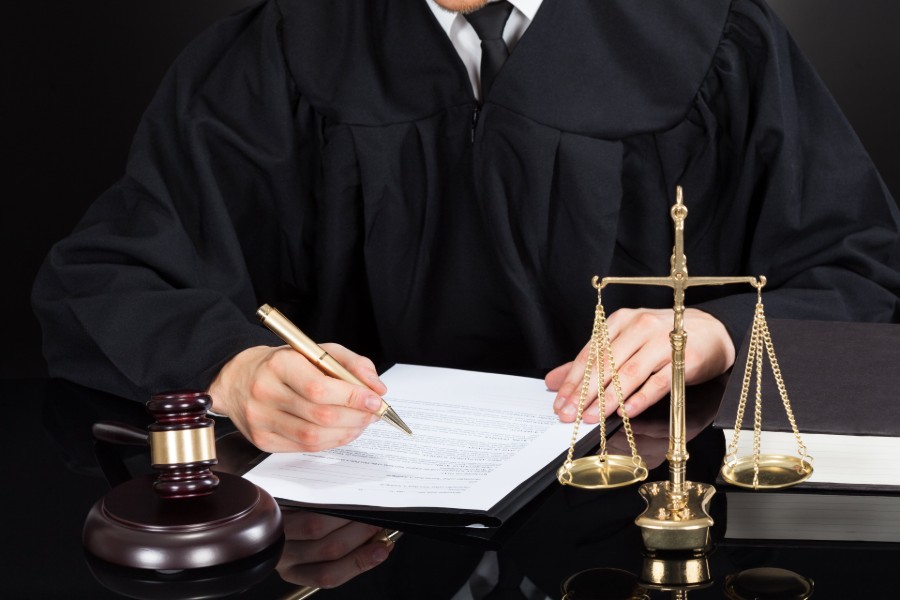 Lawyer Writing Pardons | Muenz Calgary Criminal Law Firm
